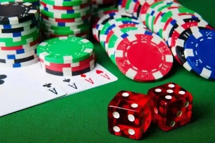 Baccarat and live-dealer tables on udintogel masuk